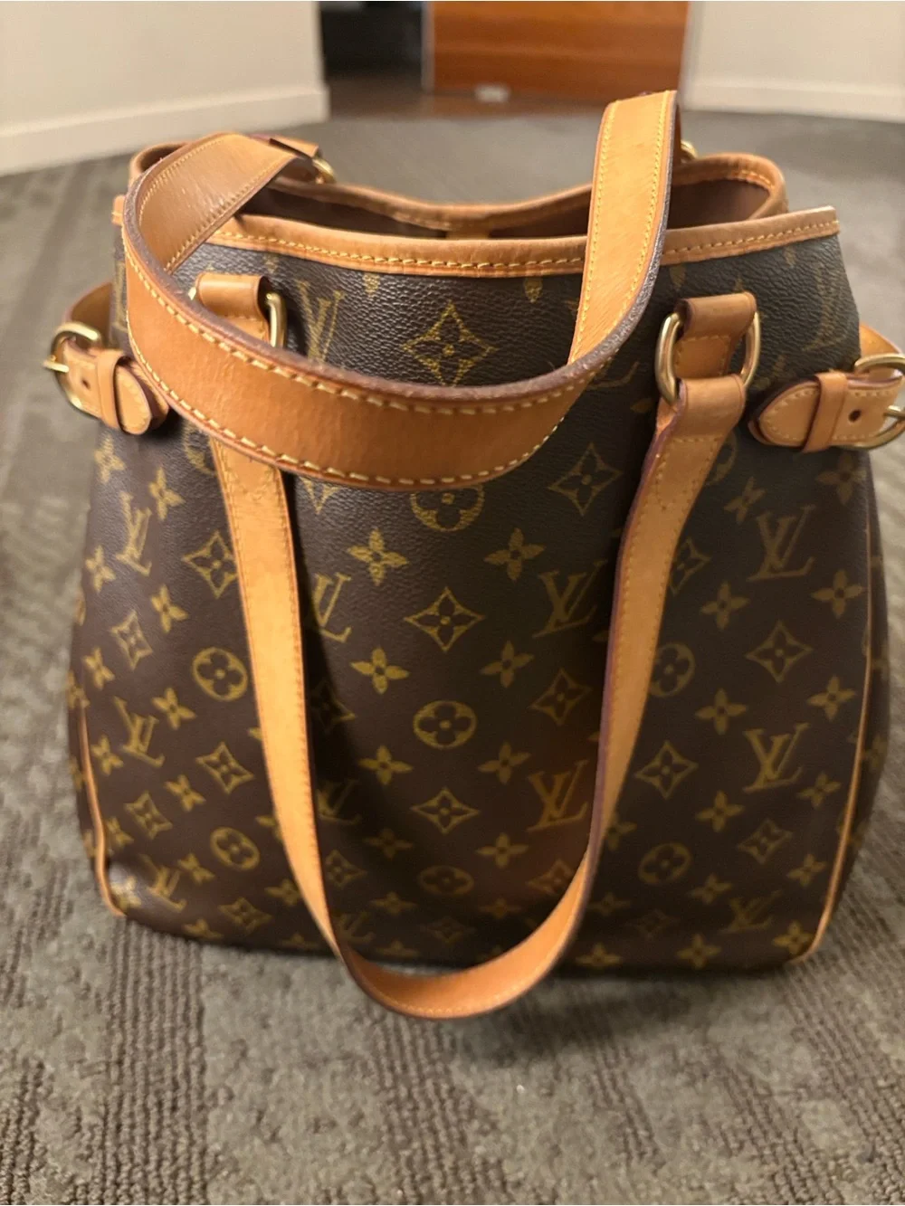 Authentic Louis Vuitton Batignolles Monogram Canvas Shoulder Bag